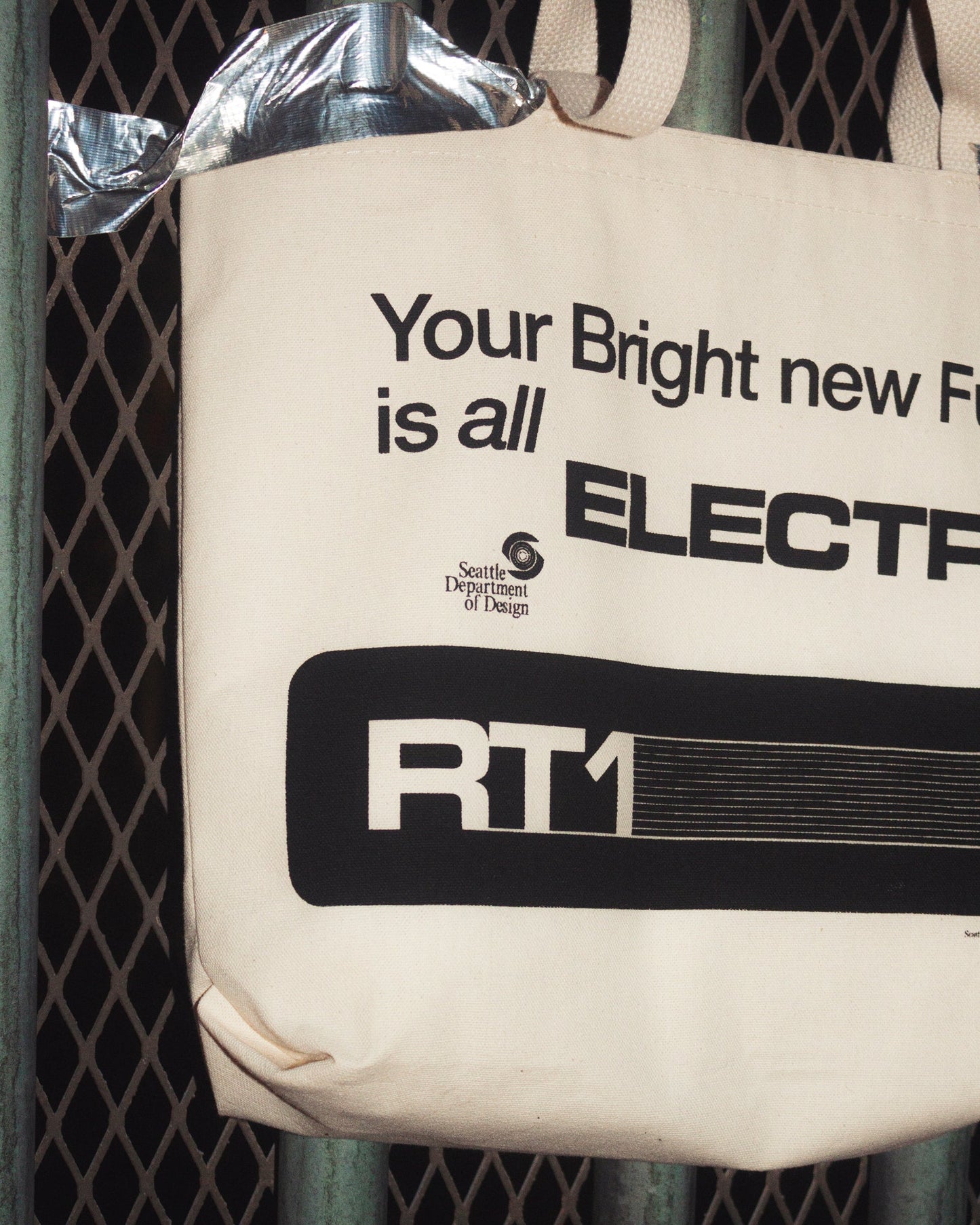 D10 City Light RT1 Tote